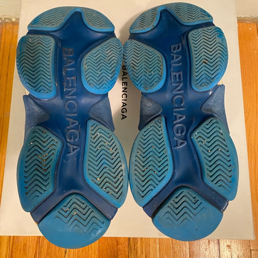 Balenciaga Triple S Men’s sneakers - Picture 8 of 11